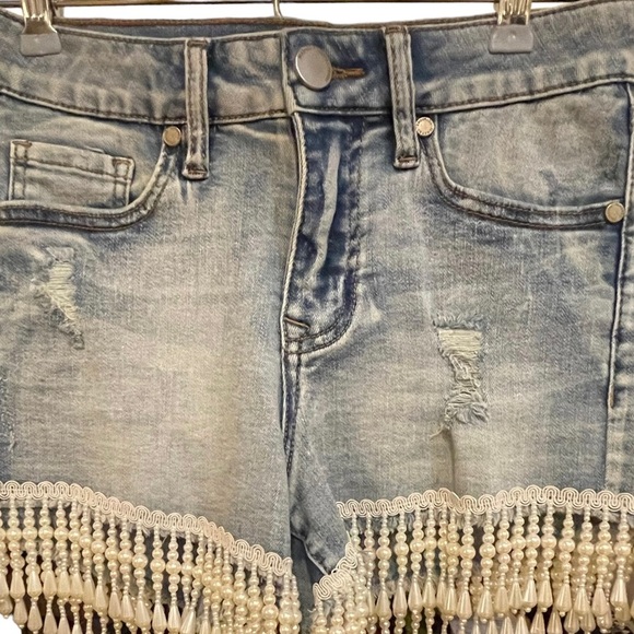 🔥💙Mashed Potatoes denim shorts with pearl embellishments. Size 24; 2” inseam - Picture 1 of 11
